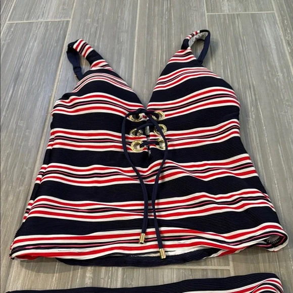 La Blanca Tankini Striped Swimsuit with Lace-Up Detail, size 6 - Picture 2 of 8